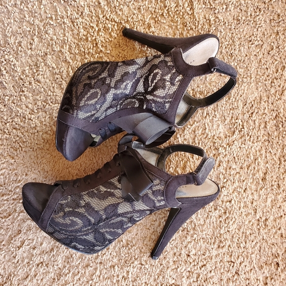 Velvet Heart Twilight Heels - Picture 4 of 12